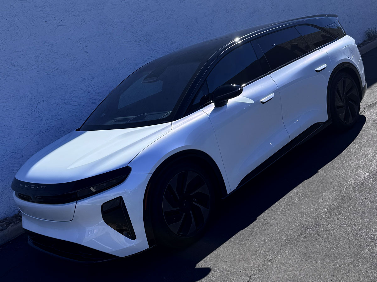 2026 Lucid Gravity Dream Edition with Stek DYNOprism and Flexishield Piano Black and clear PPF.  Entire vehicle ceramic coated.