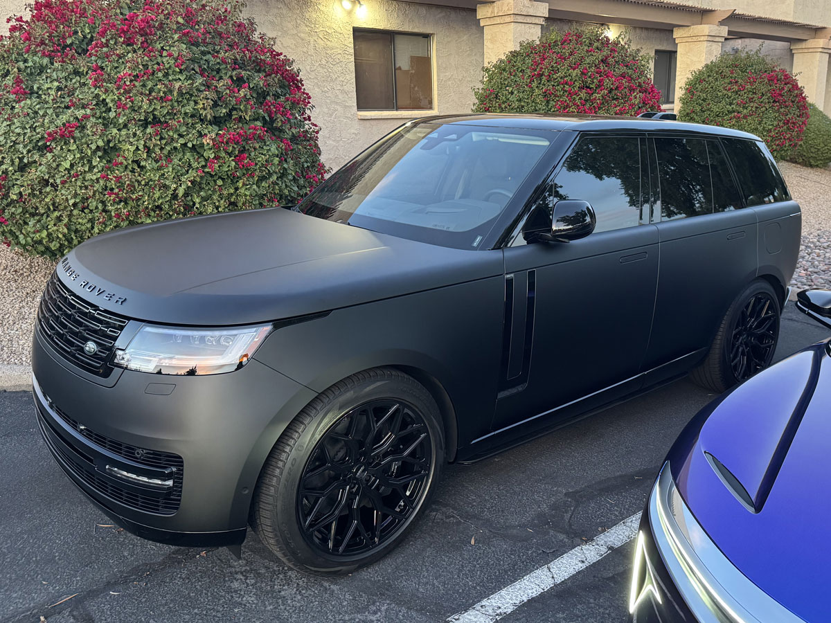 Flexishield Satin Black and Piano Black on a 2025 Range Rover HSE